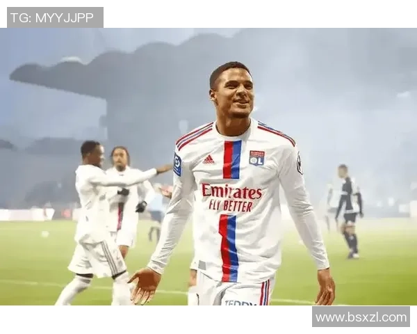 皇马友谊赛大胜里昂红牌事件引发全场热议与争议